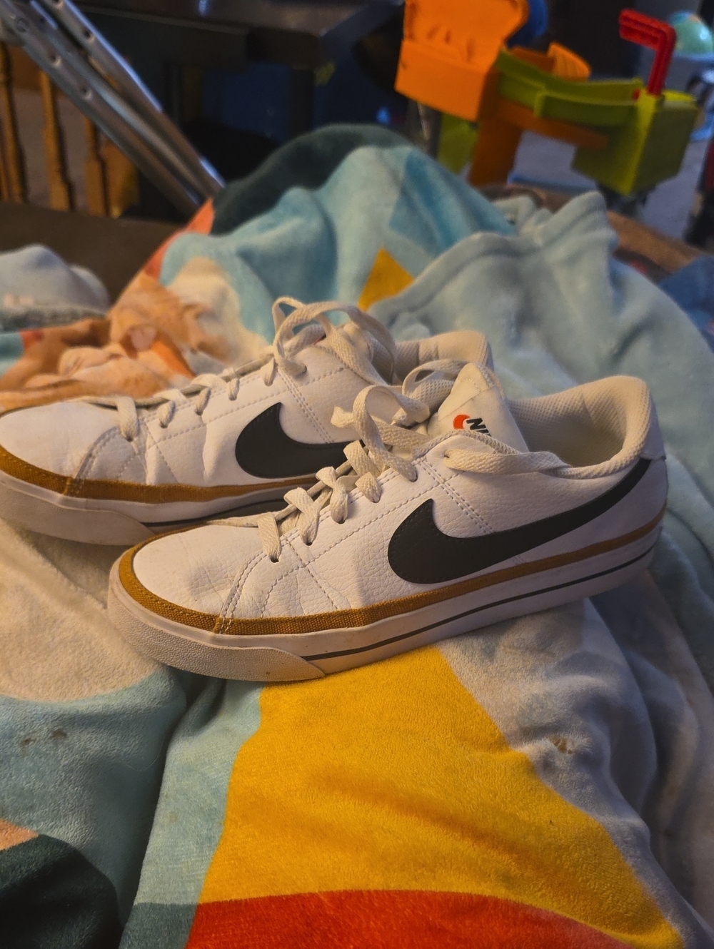 Women's NIKE Court Legacy